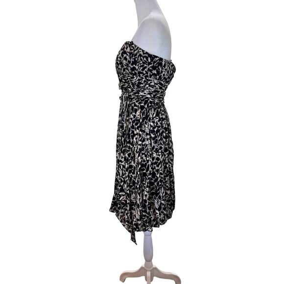 BCBGMAXAZRIA Silk Ikat Mini Dress Size 4 Black White Bubble Hem Fit & Flare - Picture 7 of 10